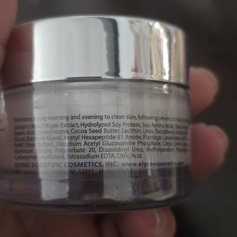 Youth Skincare Set with Blue and Silver Packaging - Picture 8 of 13